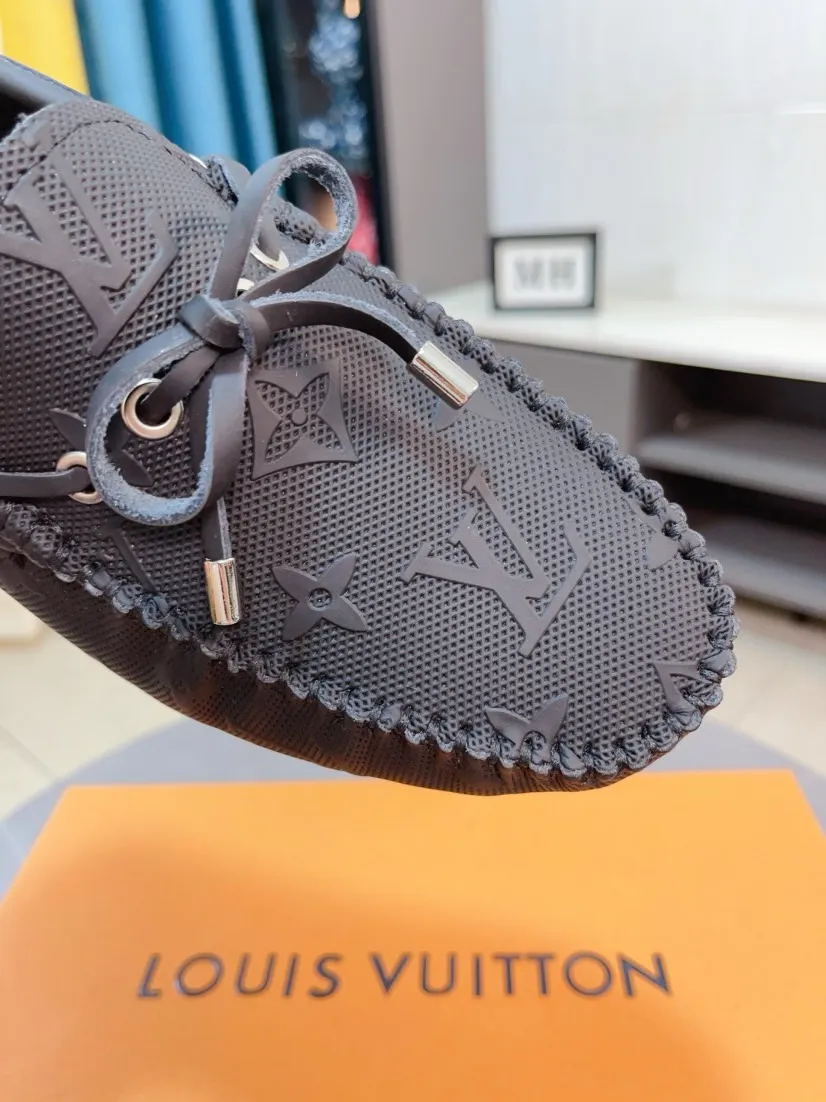Men's men's shoes💰400🌹🌹[LV Louis Vuitton] New men's beanie shoes💝💝.. Top-grade imported cowhide embossed➕Comfortable leather lining. It is extremely skin-friendly and comfortable, feels very delicate, and the shape is very correct! Perfectly reflects the three-dimensional sense, code number: 38-44